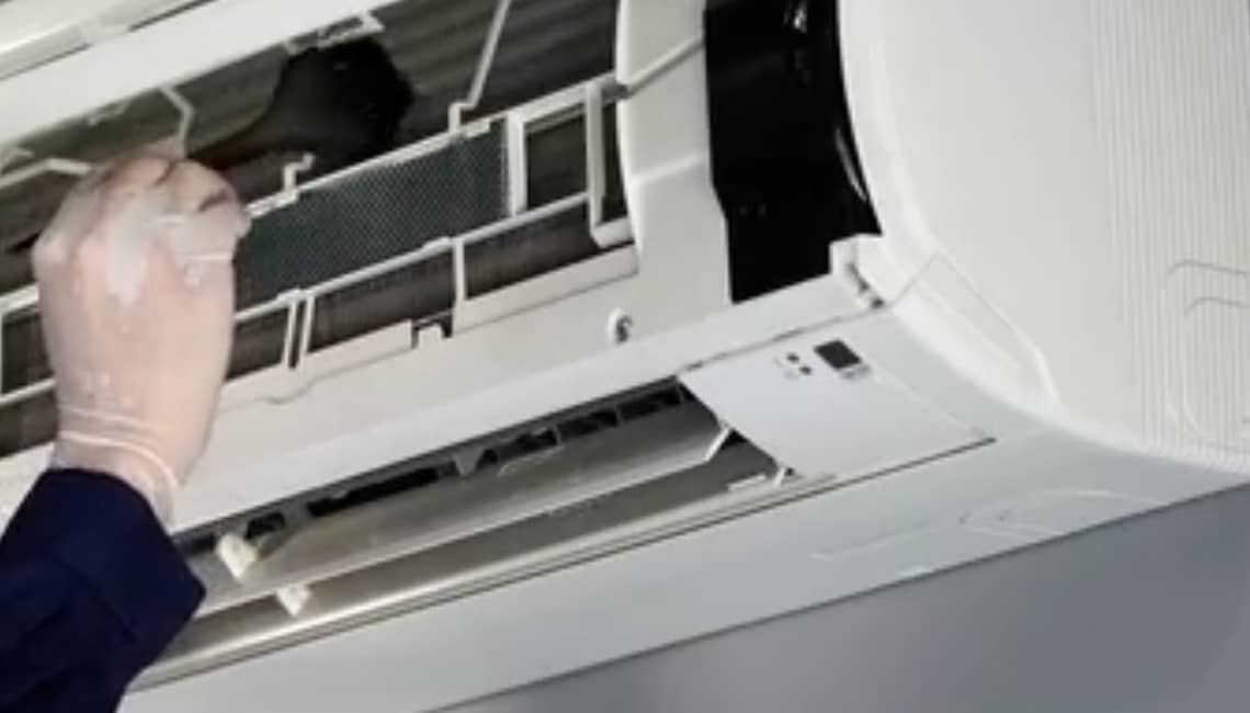 aire acondicionado huele mal necesita mantenimiento